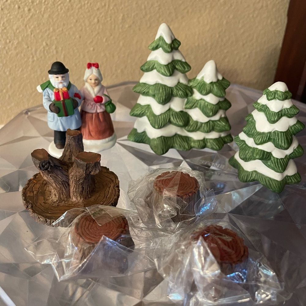 Homco Christmas Accent Accessory Pieces Mr Mrs Claus Christmas Trees Ceramic